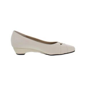 Walking Cradles Cream Flats size 13 Wide